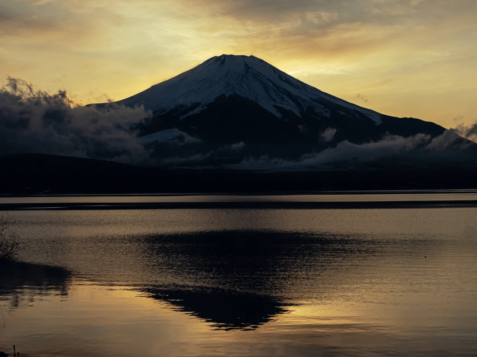 Experts Reiterate Potential for Mt. Fuji Ash to Disrupt Tokyo