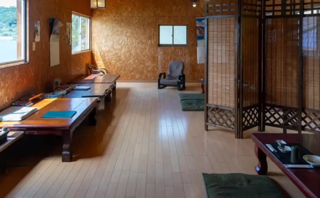  Reservations are notoriously difficult to secure, often booked out three months or more in advance, so planning far ahead is non-negotiable.