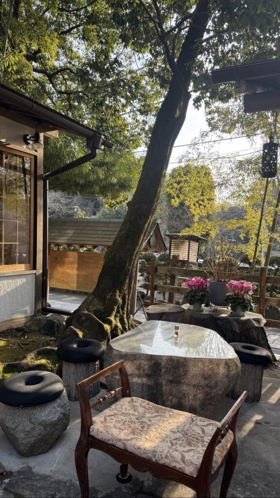 The outdoor terrace seating at Suzume no Oyado...