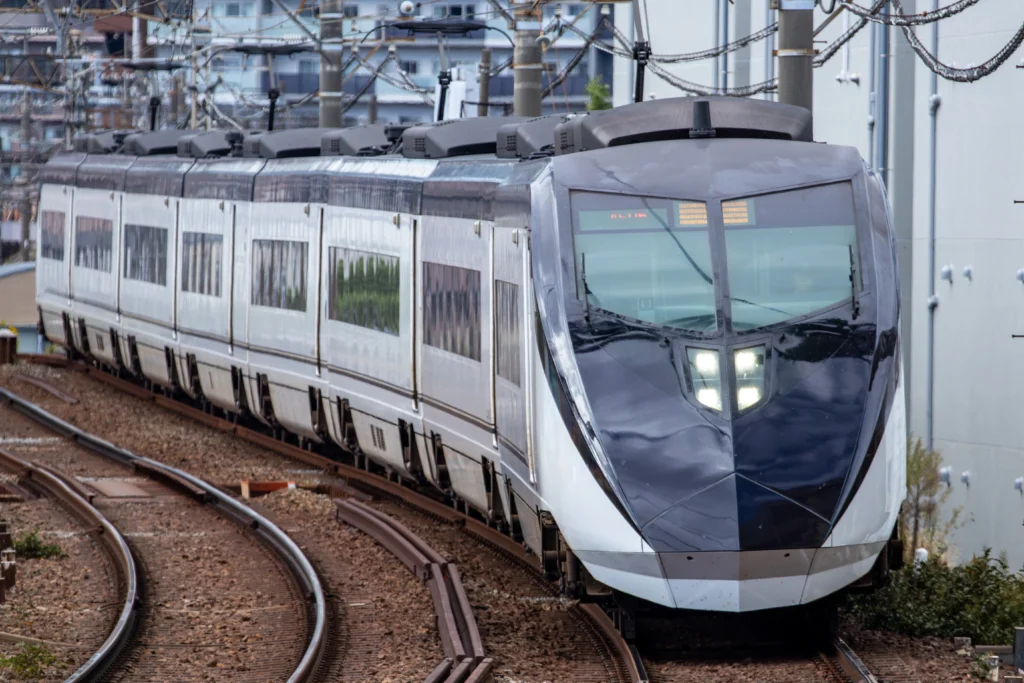 The Keisei Skyliner is the fastest way to travel between Narita Airport and Ueno in central Tokyo.