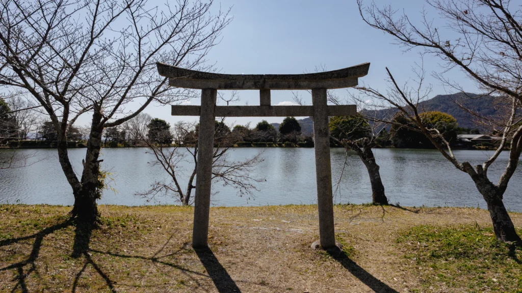Find a quiet spot by the pond to simply sit and absorb the history.