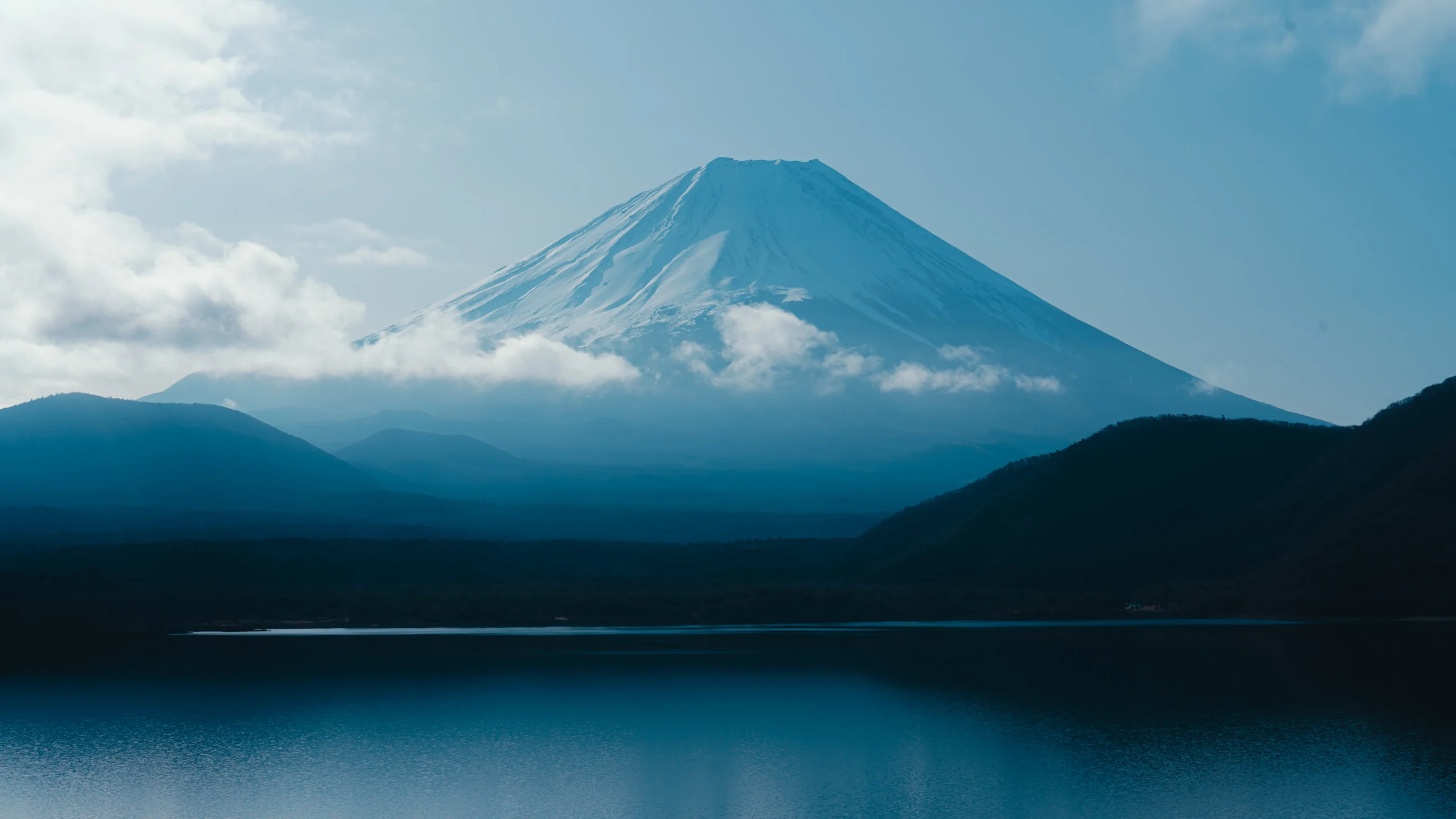 Lake Motosu: Chasing the Fuji on the 1,000 Yen Bill