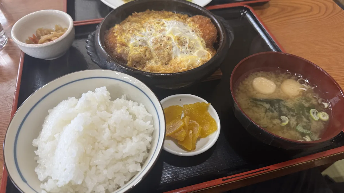 Gensuke Fujiyoshida katsudon lunch set with rice and miso