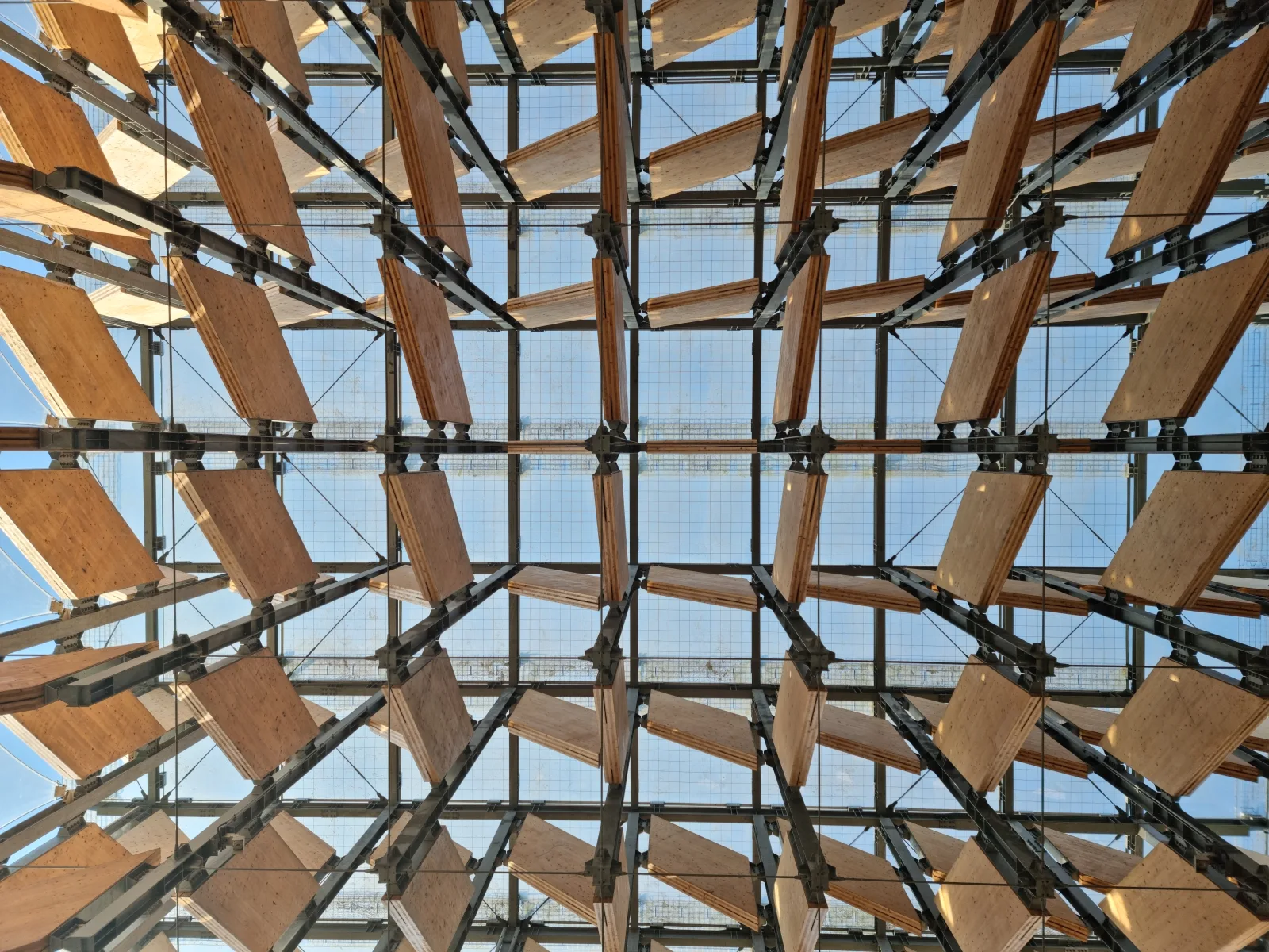 Kengo Kuma CLT lattice ceiling at GREENable HIRUZEN seen from below