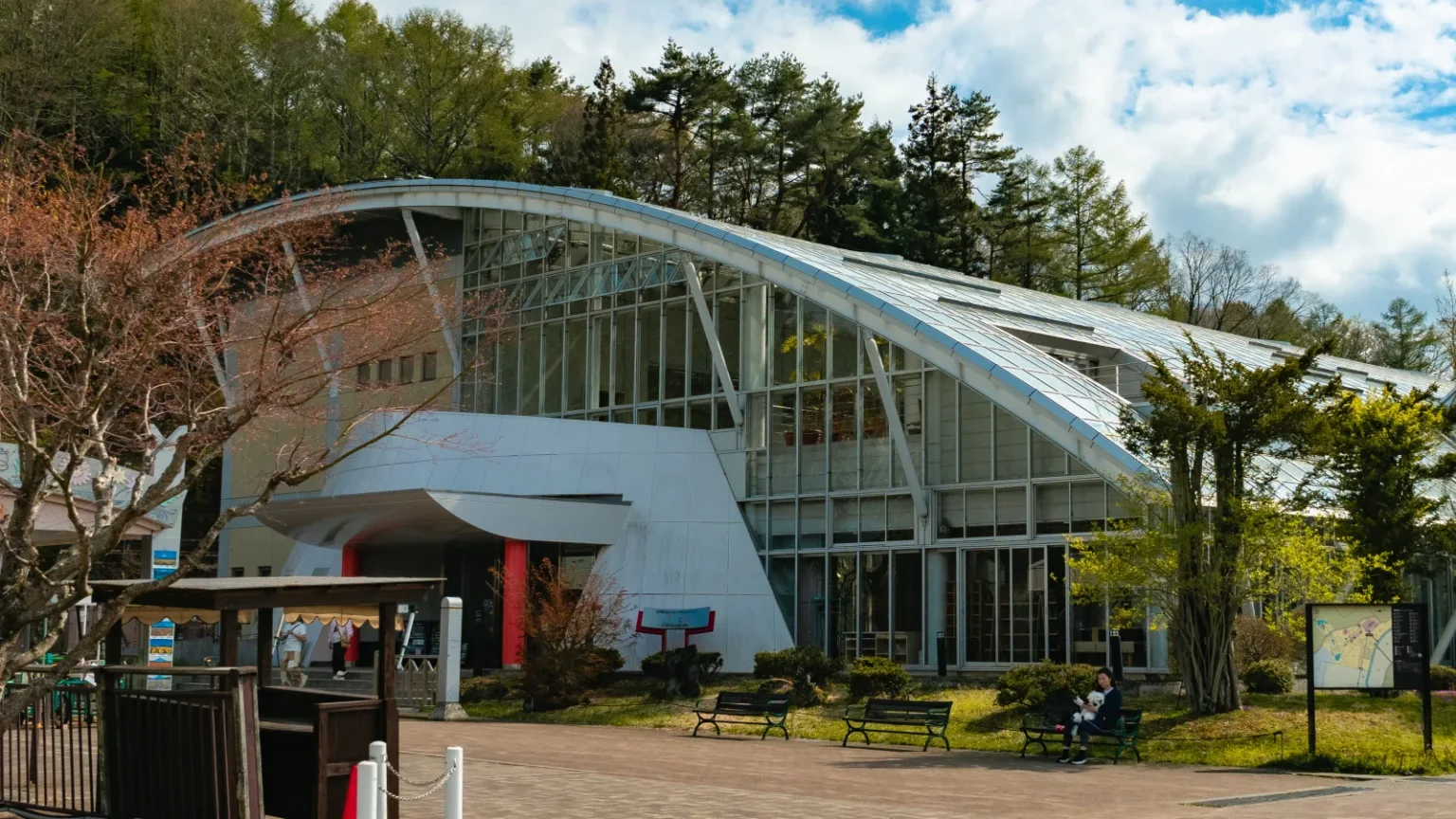 Curved-roof entrance building at Seiryu no Sato, the paid zone of Hana no Miyako Koen