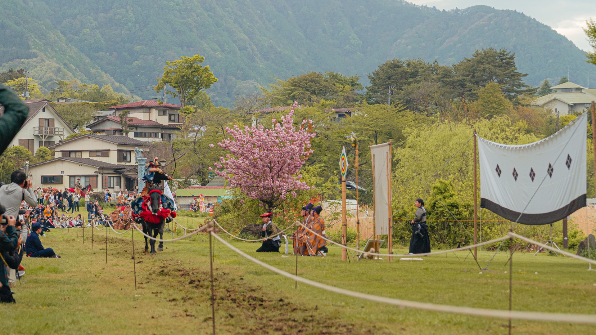 Yabusame archer closing on the target