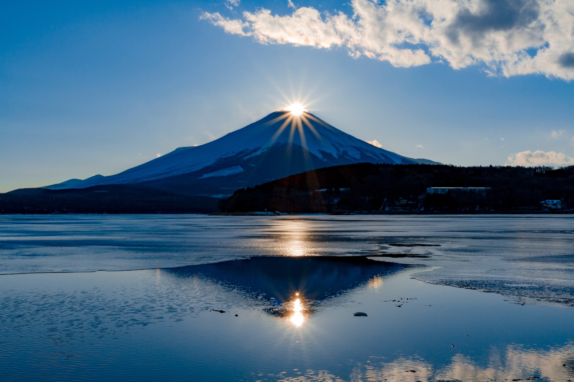 Diamond Fuji at Lake Yamanaka with perfect reflection on the still winter water