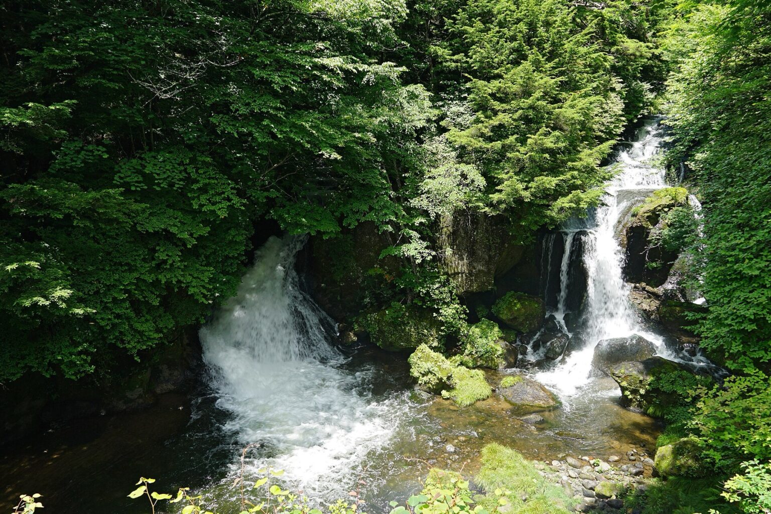 Ryuzu Falls, the 210-metre twin cascade in Okunikko