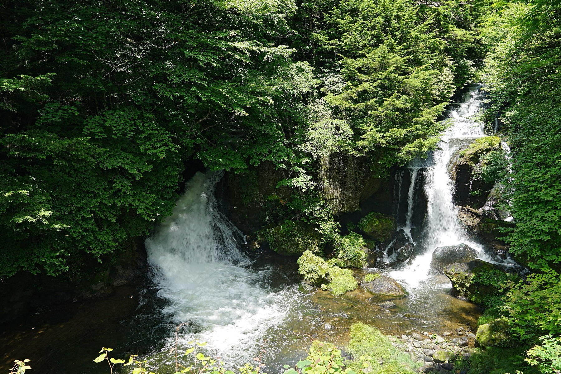 Ryuzu Falls, the 210-metre twin cascade in Okunikko