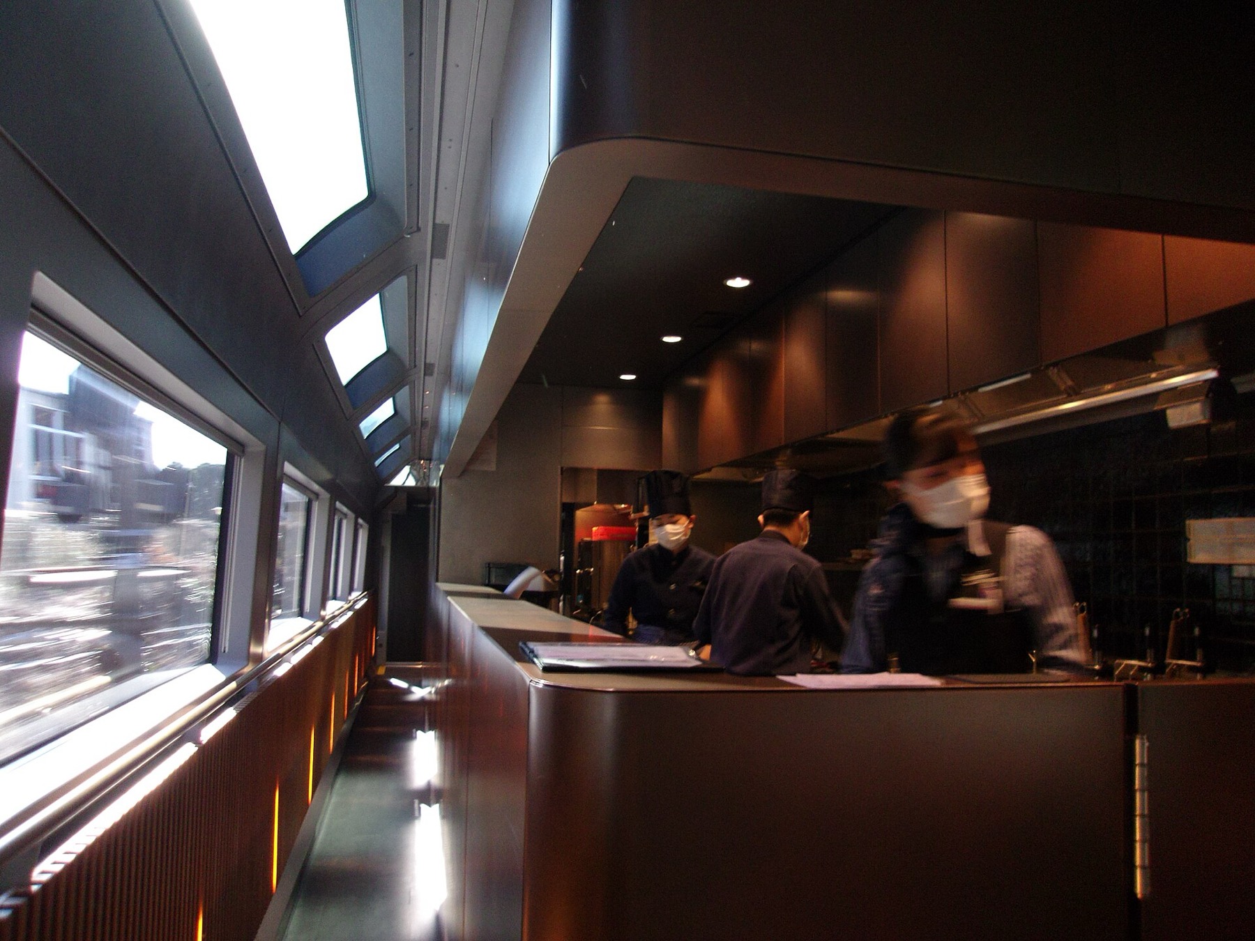 Saphir Odoriko cafeteria car interior
