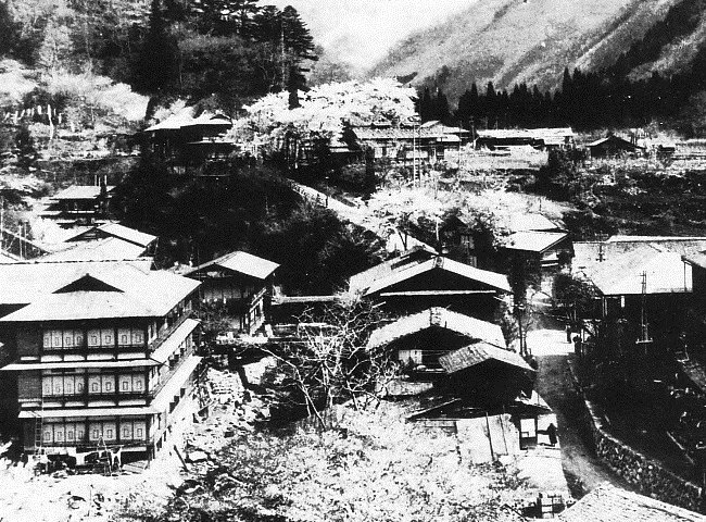 Shima Onsen Arayu district in the early Showa era, archival photograph