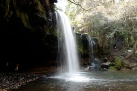 Nabegataki Falls